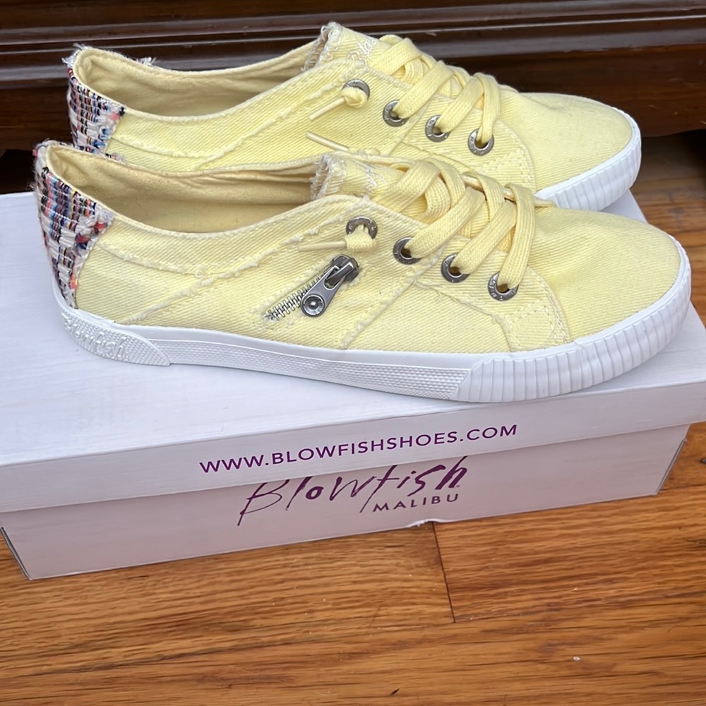 Blowfish Fruit Sneakers Size 8 Sweet Lemon